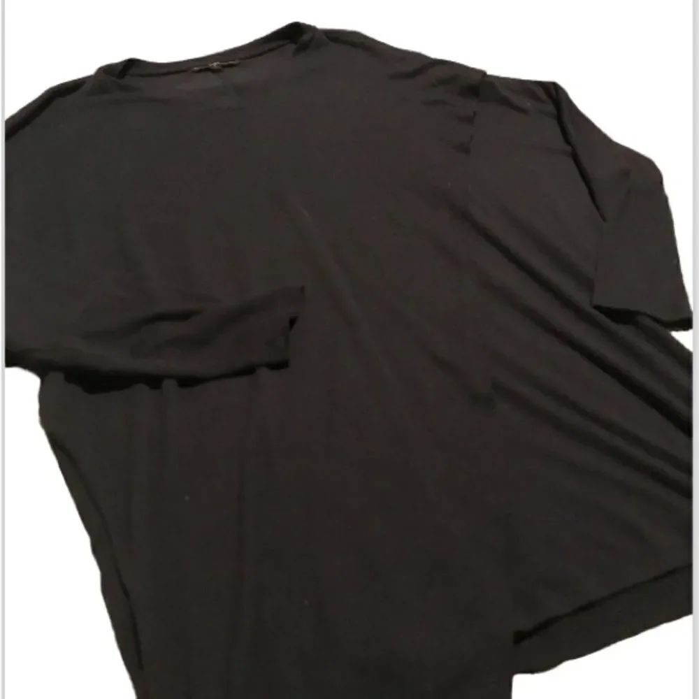 GJB New York black sweater great look size medium